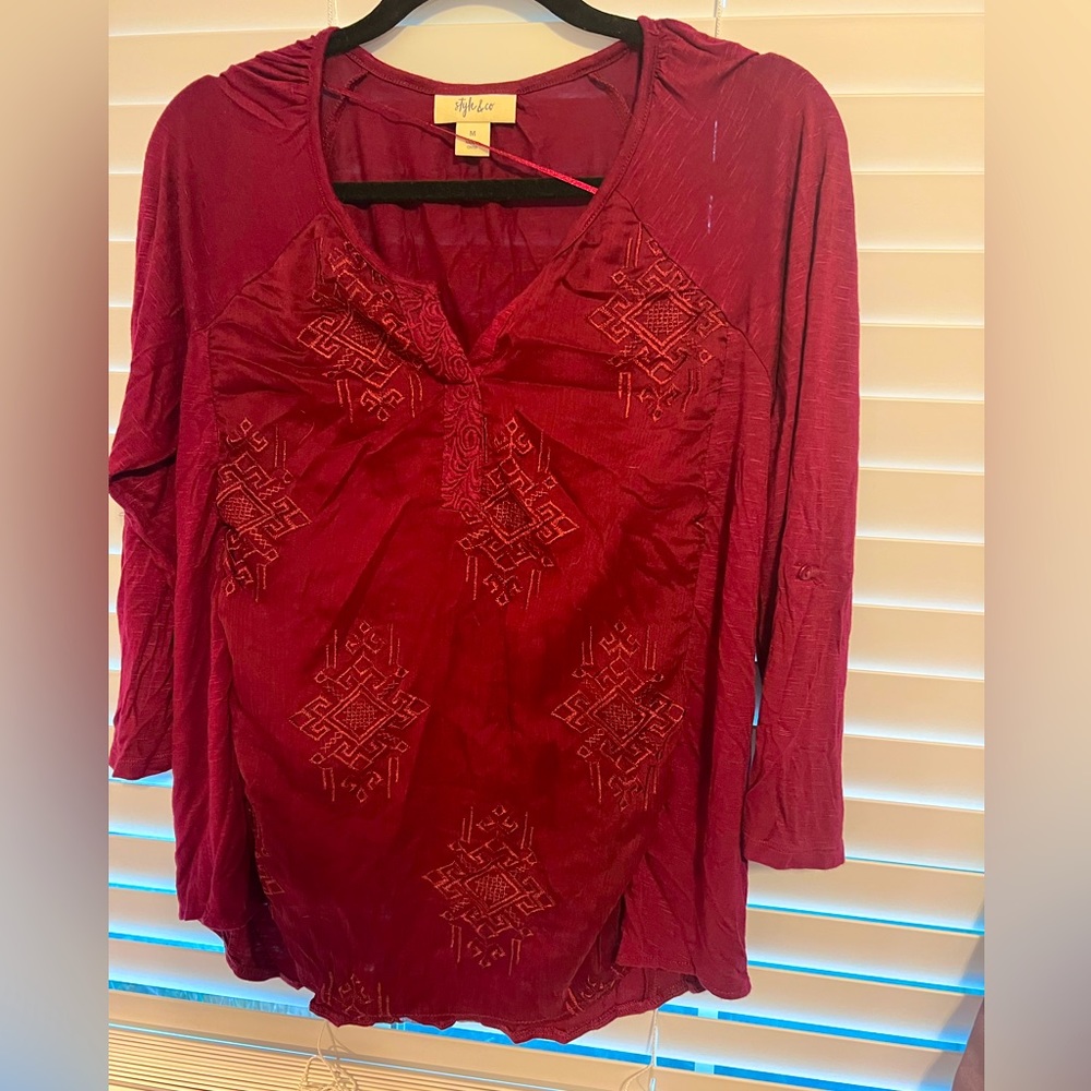 Gorgeous long sleeve tunic, only worn once. Maroon/Fuchsia color. Embroidered.